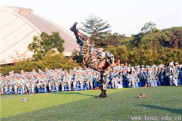 北京師范大學珠海分校2017級學生軍訓正如火如荼開展